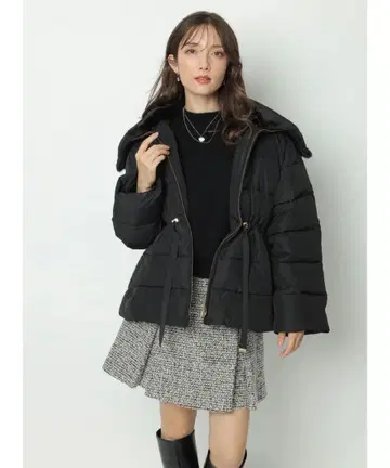 Apuweiser-riche 스탠드 퍼 미들 코트