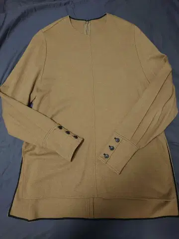 [ 새상품급 ] LOHEN 카멜 울 티셔츠 긴팔