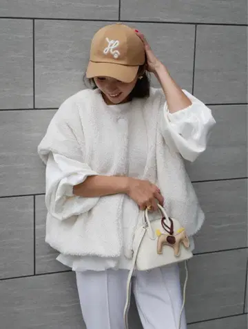 택 포함 새상품 BeBeoD 양가죽 느낌 보아 베스트