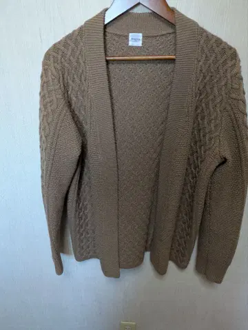 에디피스 베이지 케이블 짜임 버튼리스 가디건 L
