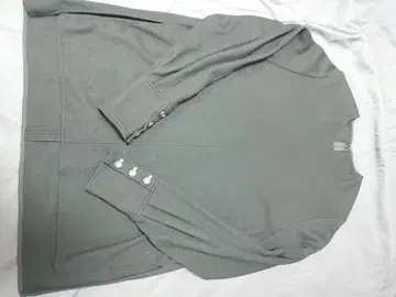 [ 새상품급 ] LOHEN 블랙 긴팔 울 티셔츠