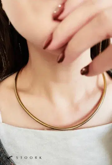 STOORK 메탈 커브 초커 골드