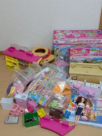 리카짱 인형과 다채로운 잡화 세트