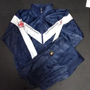 새상품급 초레어 극진가라테 윈드브레이커 상하의 세트 네이비