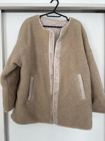 베이지 리버서블 보아 자켓