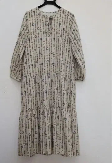 &LOVE 열쇠 모티브 긴팔 롱 원피스 앤드러브