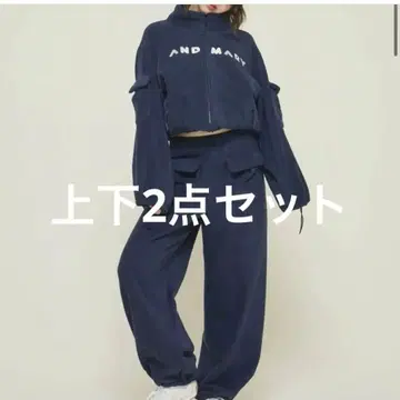 andmary Mari logo fleece