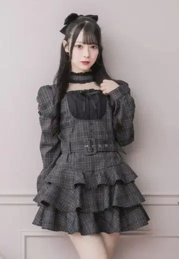 pium 초커 프릴 티어드 원피스 (블랙 체크)