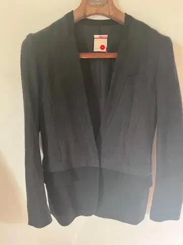 BACCA 테일러드 자켓 블랙 울 혼방 [ 사이즈 38 ]