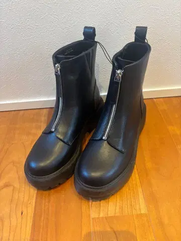 GU 프론트 지퍼 부츠 M 사이즈 블랙