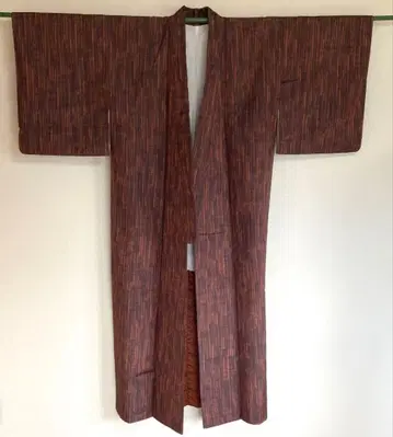 새상품급  기모노 크림슨 컬러와 브라운의 가는 줄무늬