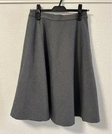 [ 새상품 ] 그레이 플레어 스커트 사이즈 11