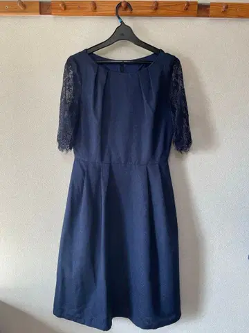 네이비 레이스 소매 A라인 드레스