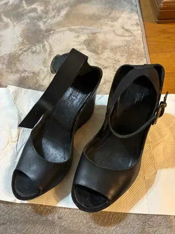 블랙 가죽 오픈토 웨지힐 이탈리아 메이드 37