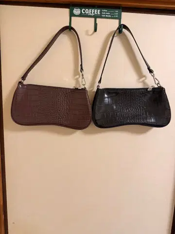 JW PEI 크로커다일 패턴 숄더백 (브라운 블랙)