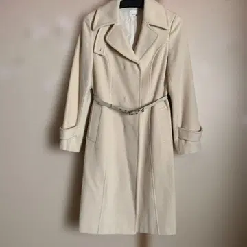아이보리 벨트 포함 롱 코트