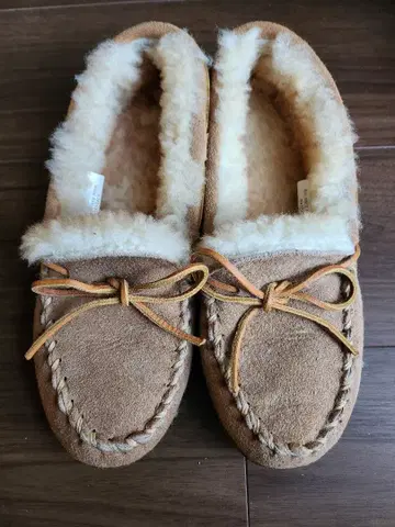 미네통카 무스탕 모카신