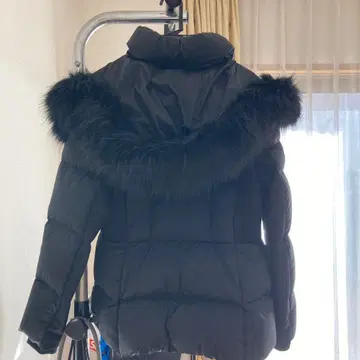 블랙 다운 자켓 후드 부착