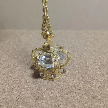 왕관 목걸이