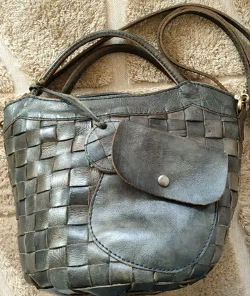 주케로 휠라토 숄더백