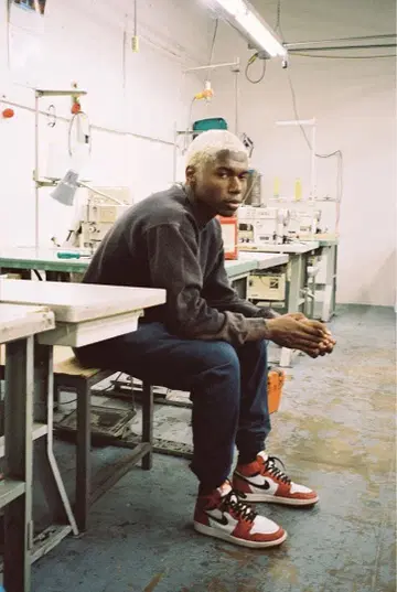 MOJIMOJII CLASSIC CREWNECK