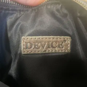 DEVICE 브라운 가죽 숄더백
