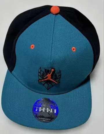조던 브랜드의 '점프맨' 스냅백 캡