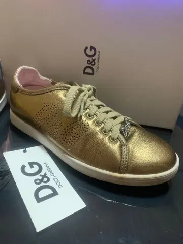 D&G 골드 가죽 스니커즈