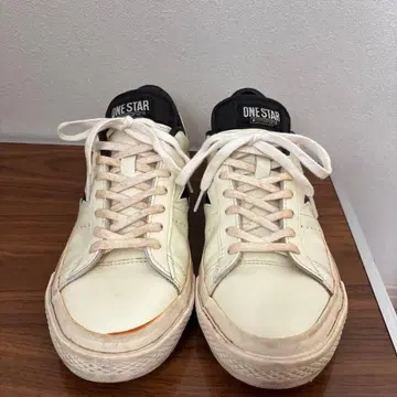 ONE STAR 화이트/블랙 스니커즈