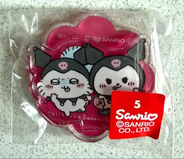 산리오 치이카와(먼작귀) 쿠로미 모몽가 아크릴 스탠드