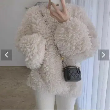 lilirena 보아 니트 새상품 시착만 한 상품