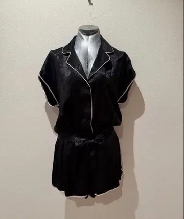 [ 당일 발송 ] Victoria's Secret 새틴 룸웨어 블랙