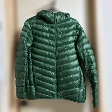 유니클로 울트라 라이트 다운 그린 남성용 L 사이즈 수납 봉투 포함