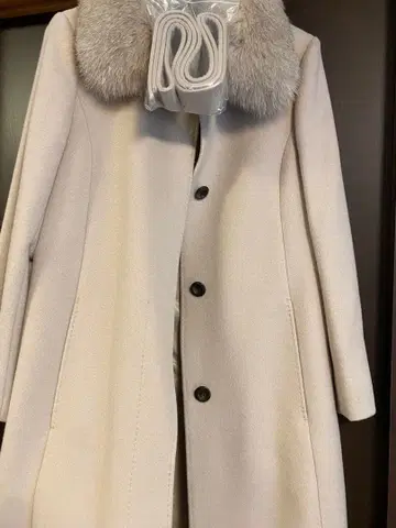 23구 퍼 달린 코트 40 사이즈