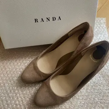 RANDA 베이지 펌프스 24.0cm 새상품급