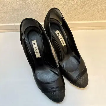 DIANA 블랙 하이힐 펌프스