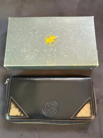 헌팅월드 블랙 가죽 장지갑