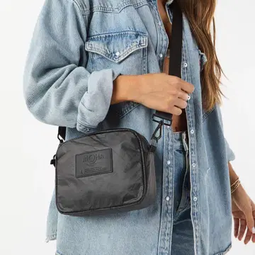 알로하 컬렉션 숄더백 LE TOUR 흑백 블랙 발수