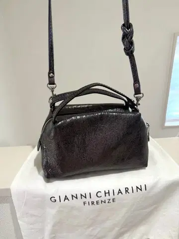 잔니키아리니 알리파 S 메탈릭 블랙