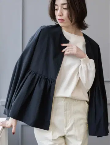 OPAQUE.CLIP 발수 노카라 페플럼 블루종 택 포함 새상품