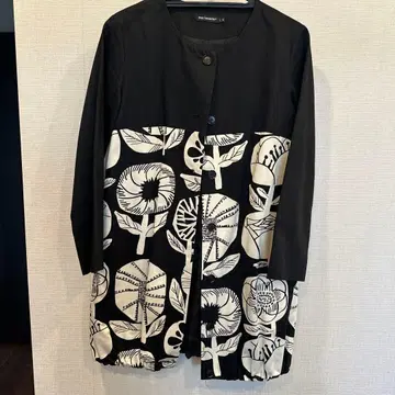 marimekko 노카라 코트 블랙 꽃무늬 화이트