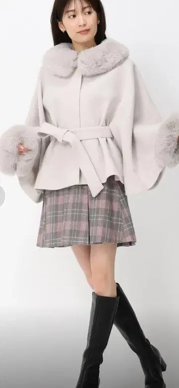 새상품 미슈마슈 케이프 코트