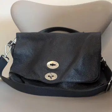 자네라토 포스티나 m+