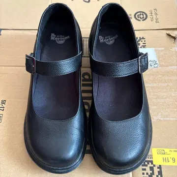 닥터 마틴 블랙 메리 제인 슈즈