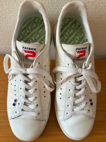 PATRICK 화이트 스니커즈 사이즈 42