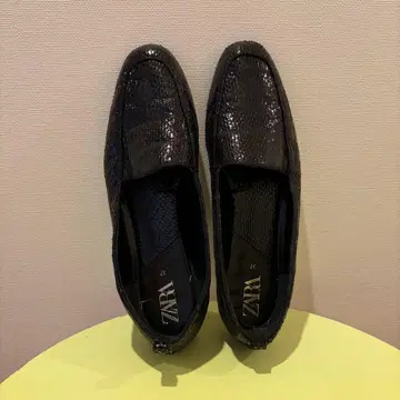 ZARA 블랙 로퍼 사이즈 37