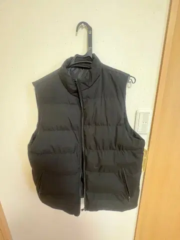 블랙 다운 베스트