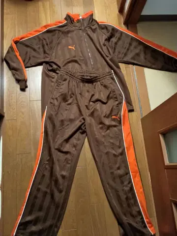 PUMA 브라운 오렌지 저리 상하의 세트