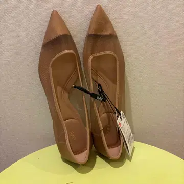 [ 미사용 새상품 ] ZARA 베이지 스틸레토 플랫 펌프스 37