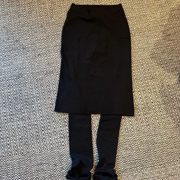 [ 미사용 새상품 ] FRAMeWORK 레깅스 부착 니트 스커트